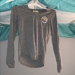 gray hollister top (juniors)